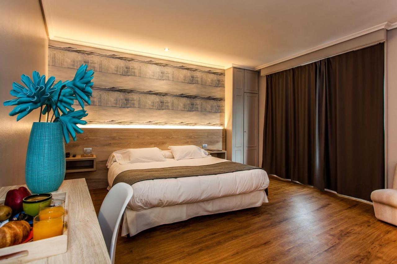 Hospedium Hotel La Marina Costa Da Morte 西宜 外观 照片