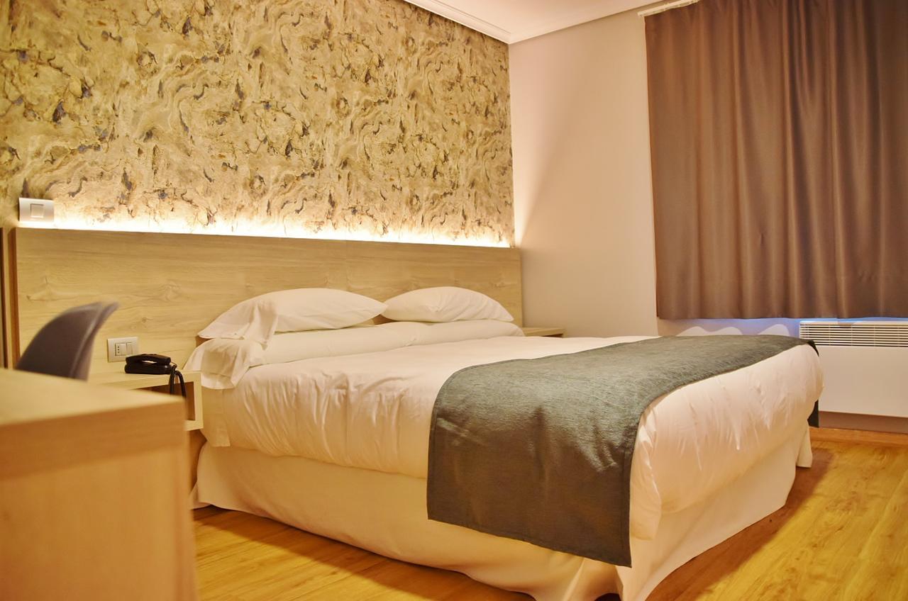 Hospedium Hotel La Marina Costa Da Morte 西宜 外观 照片