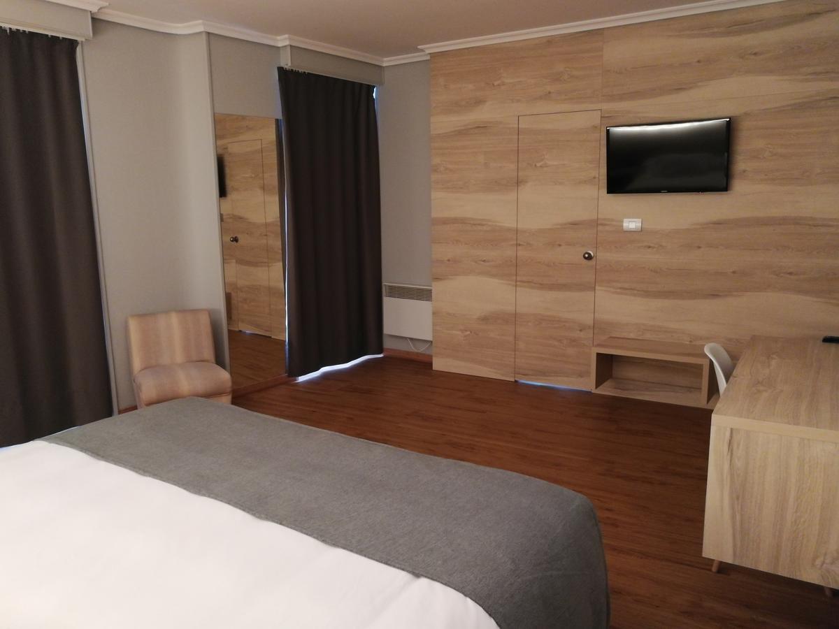 Hospedium Hotel La Marina Costa Da Morte 西宜 外观 照片