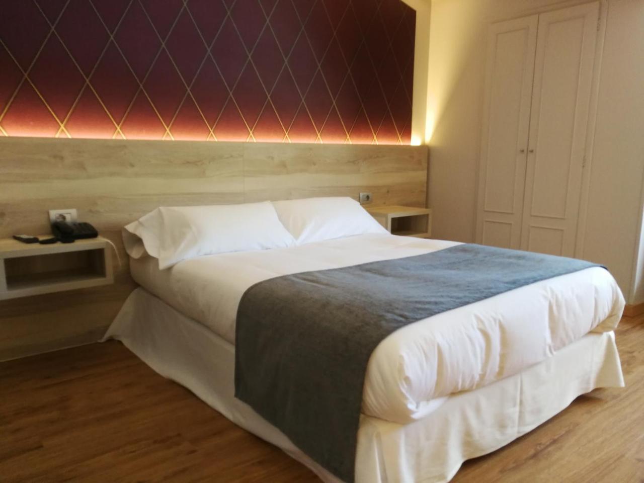 Hospedium Hotel La Marina Costa Da Morte 西宜 外观 照片