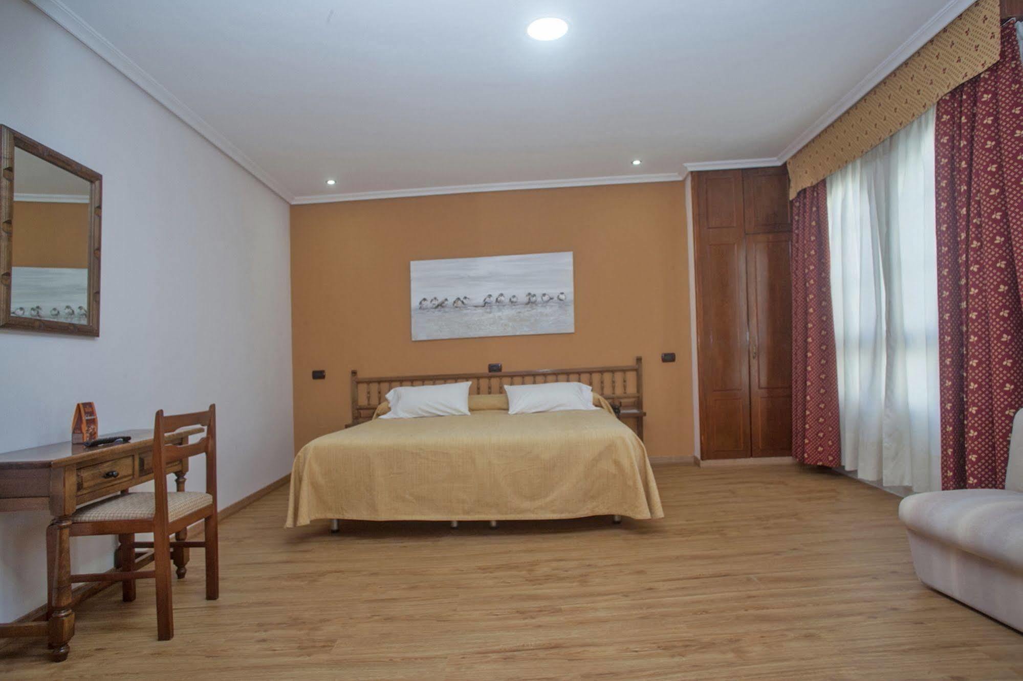 Hospedium Hotel La Marina Costa Da Morte 西宜 外观 照片