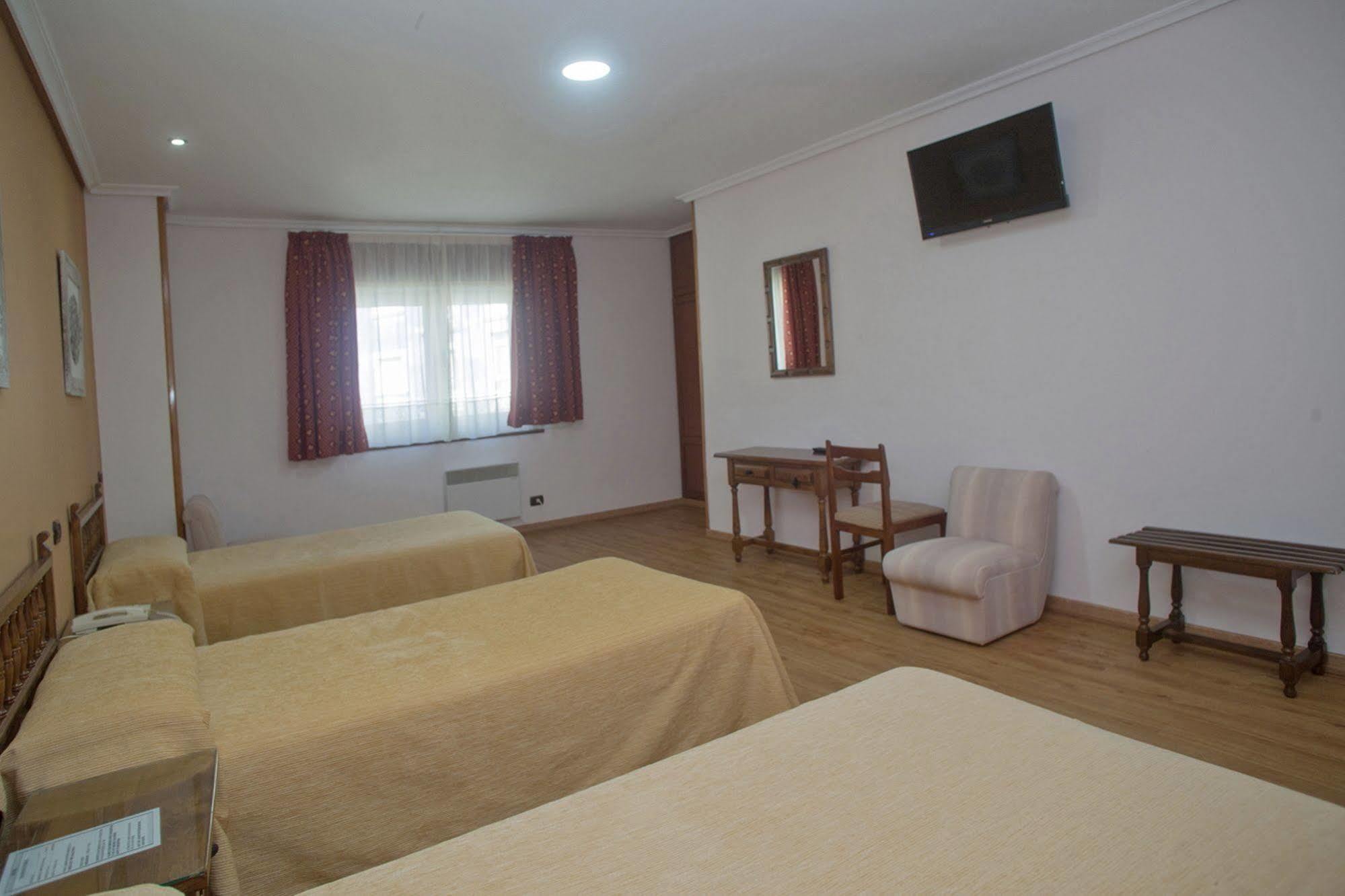 Hospedium Hotel La Marina Costa Da Morte 西宜 外观 照片