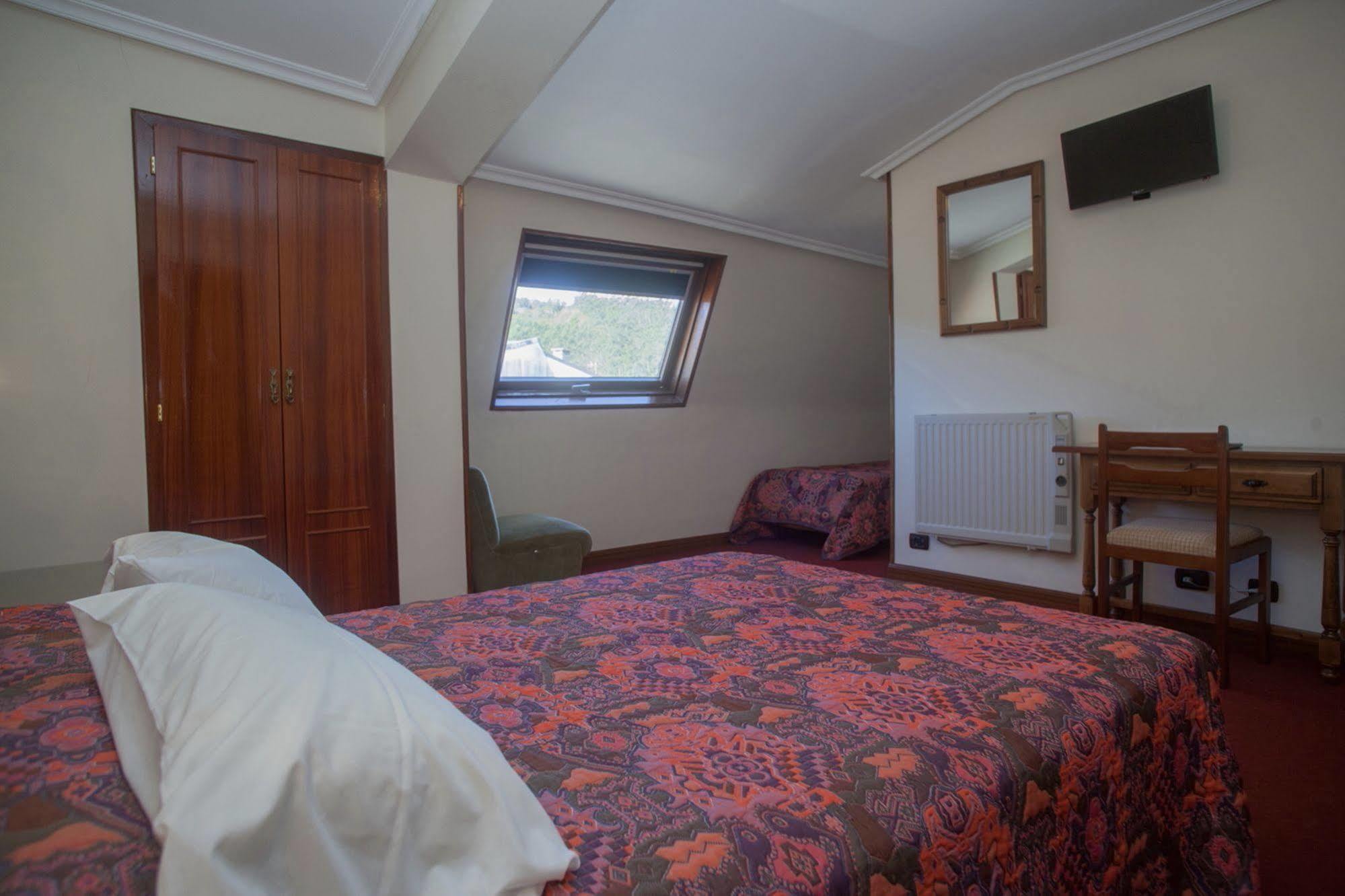 Hospedium Hotel La Marina Costa Da Morte 西宜 外观 照片