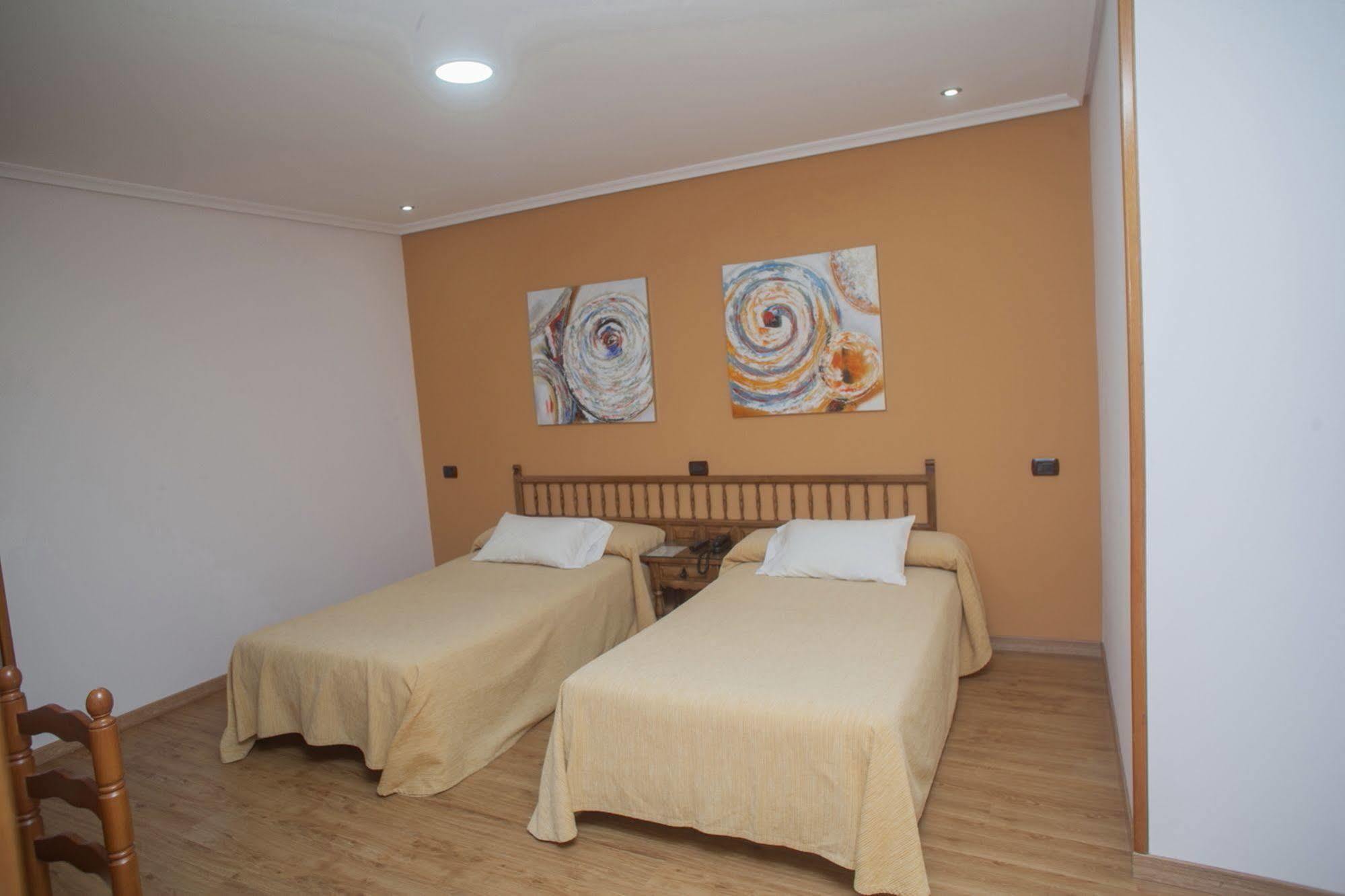 Hospedium Hotel La Marina Costa Da Morte 西宜 外观 照片