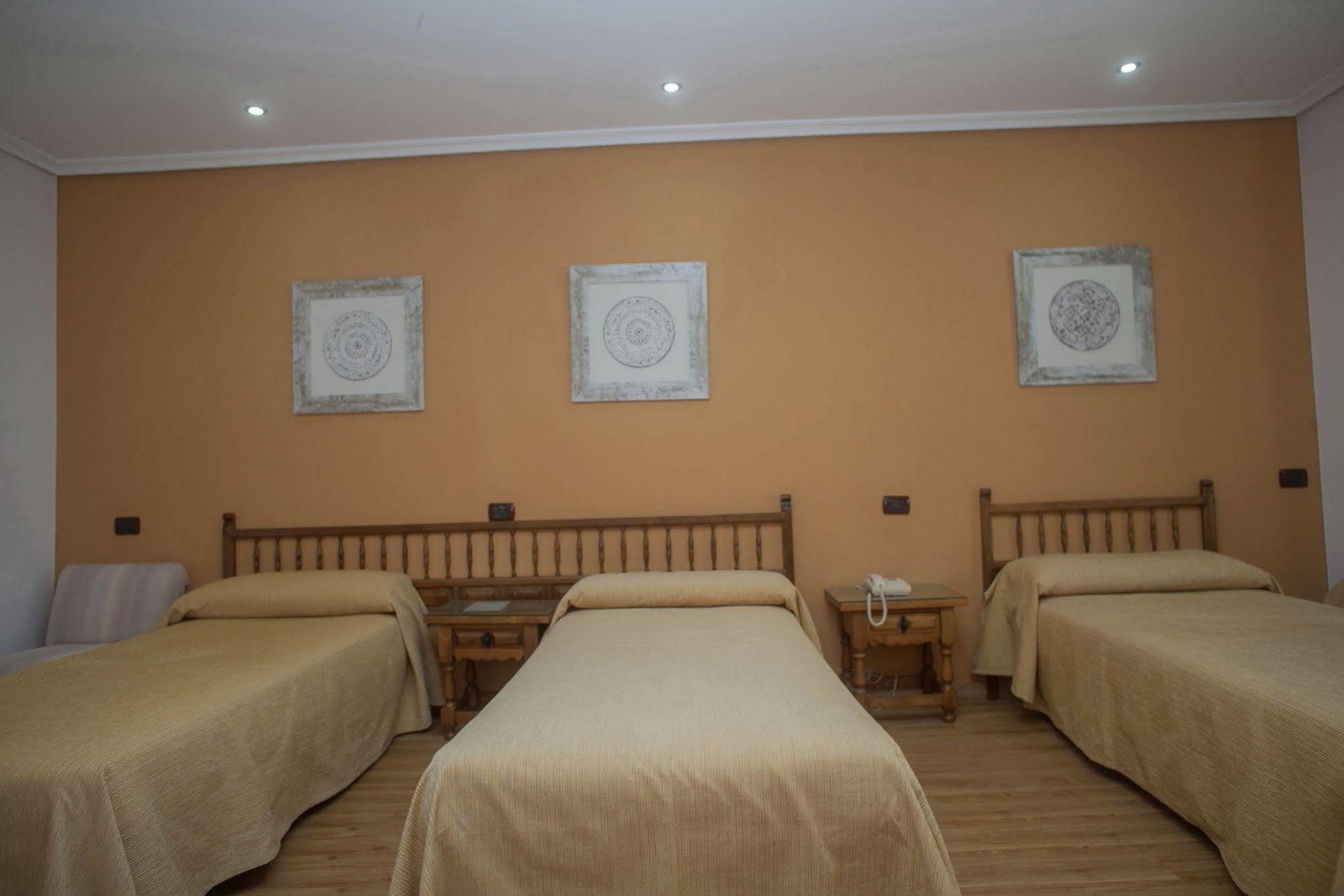Hospedium Hotel La Marina Costa Da Morte 西宜 外观 照片