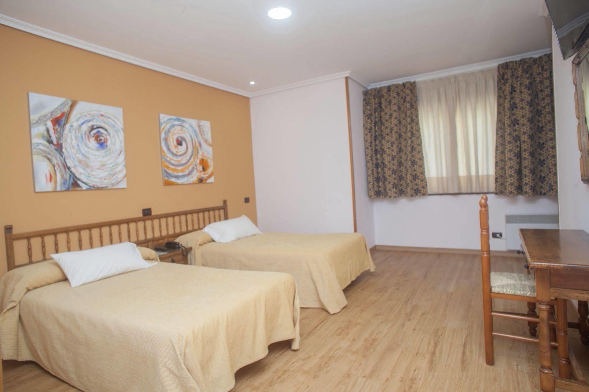 Hospedium Hotel La Marina Costa Da Morte 西宜 外观 照片